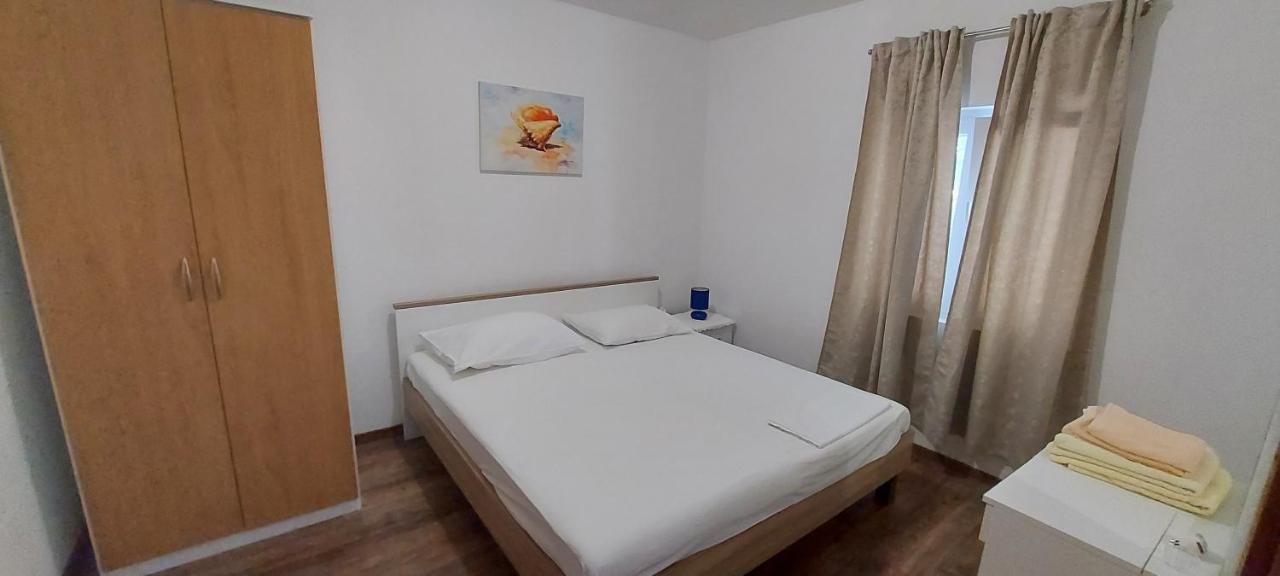 Apartment Gligora Мандре Екстериор снимка